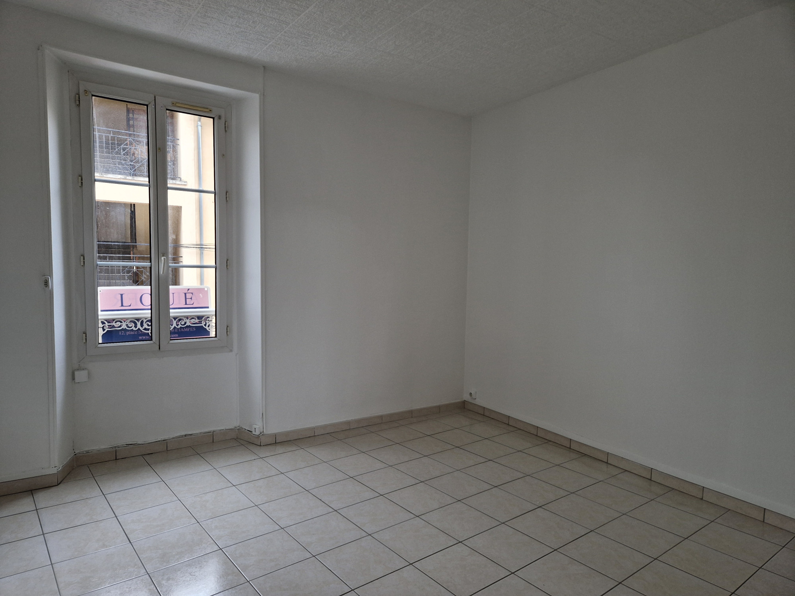 Image_, Studio, Étampes, ref :GELST120013885