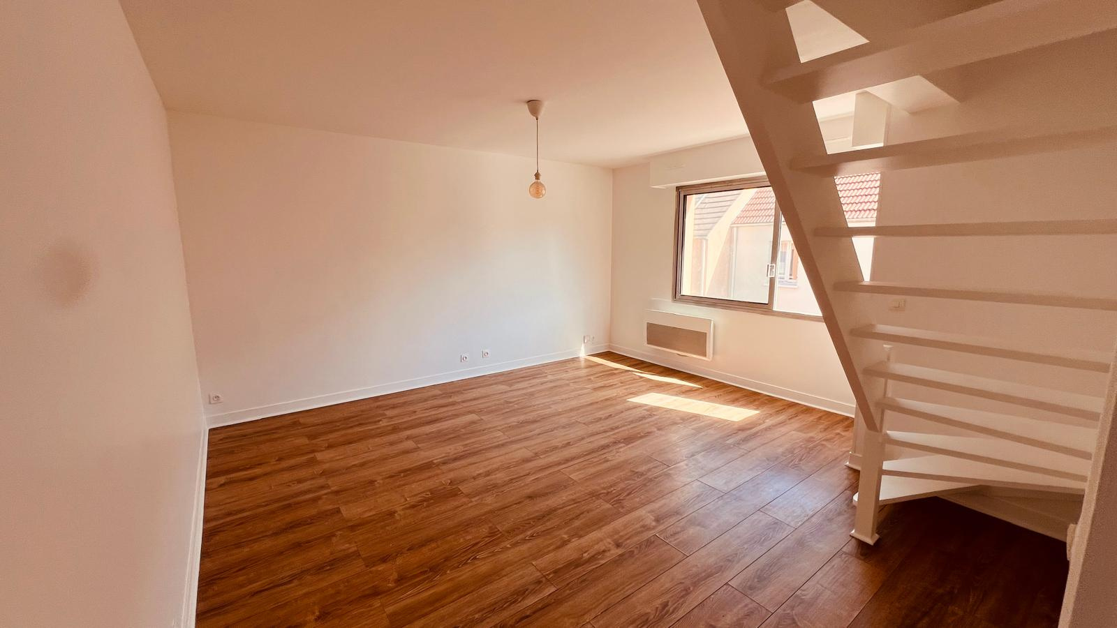 Image_, Duplex, Étampes, ref :GEVDU120014022