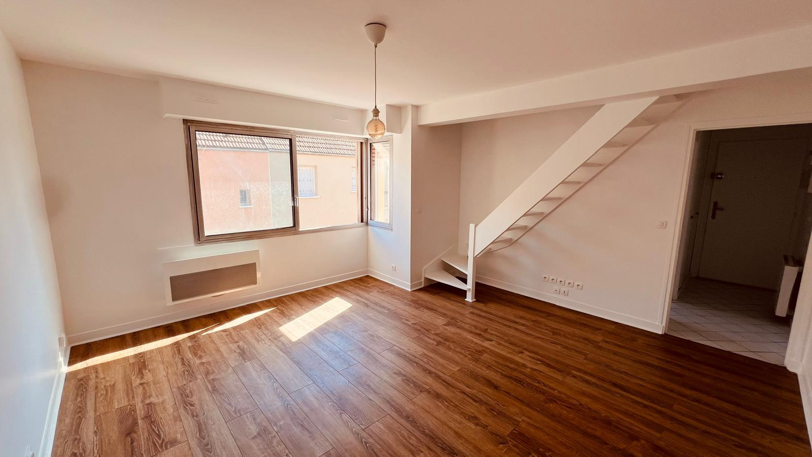 Image_, Duplex, Étampes, ref :GEVDU120014022