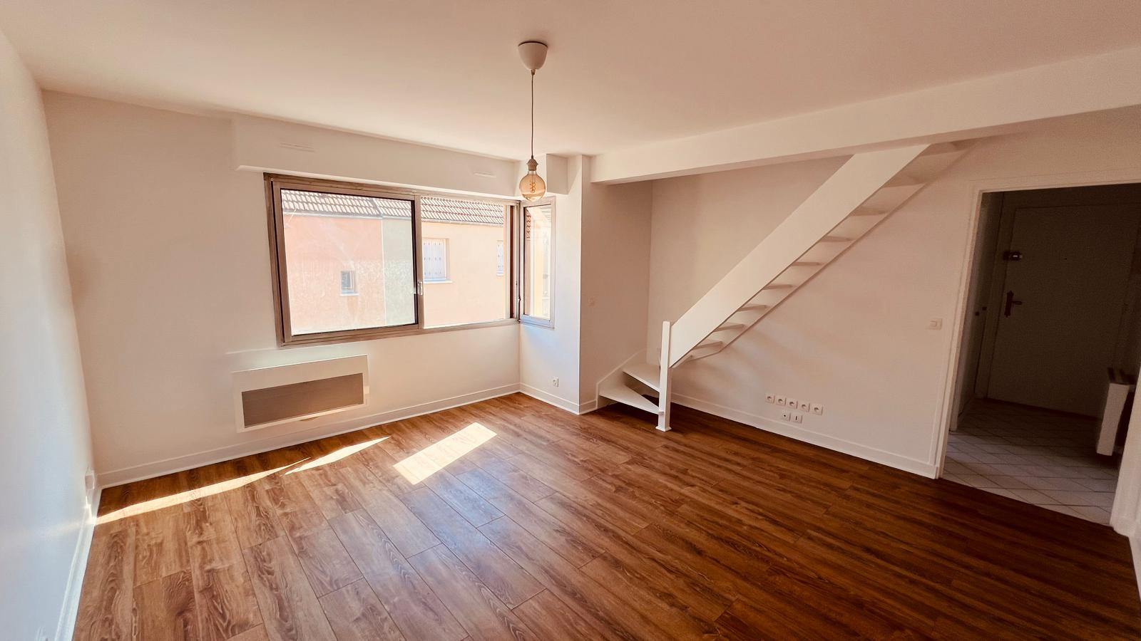 Image_, Duplex, Étampes, ref :GEVDU120014022
