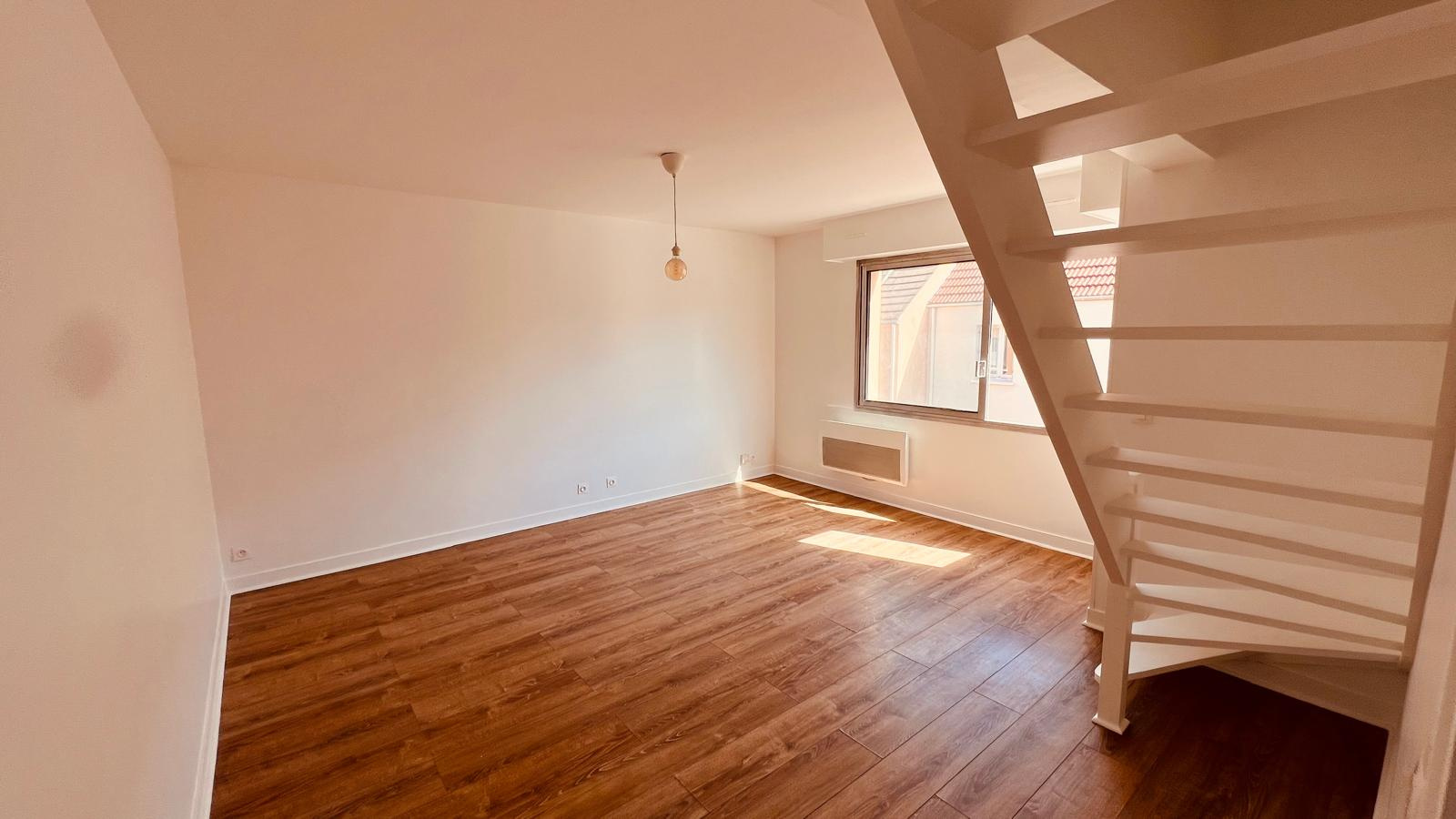 Image_, Duplex, Étampes, ref :GEVDU120014022