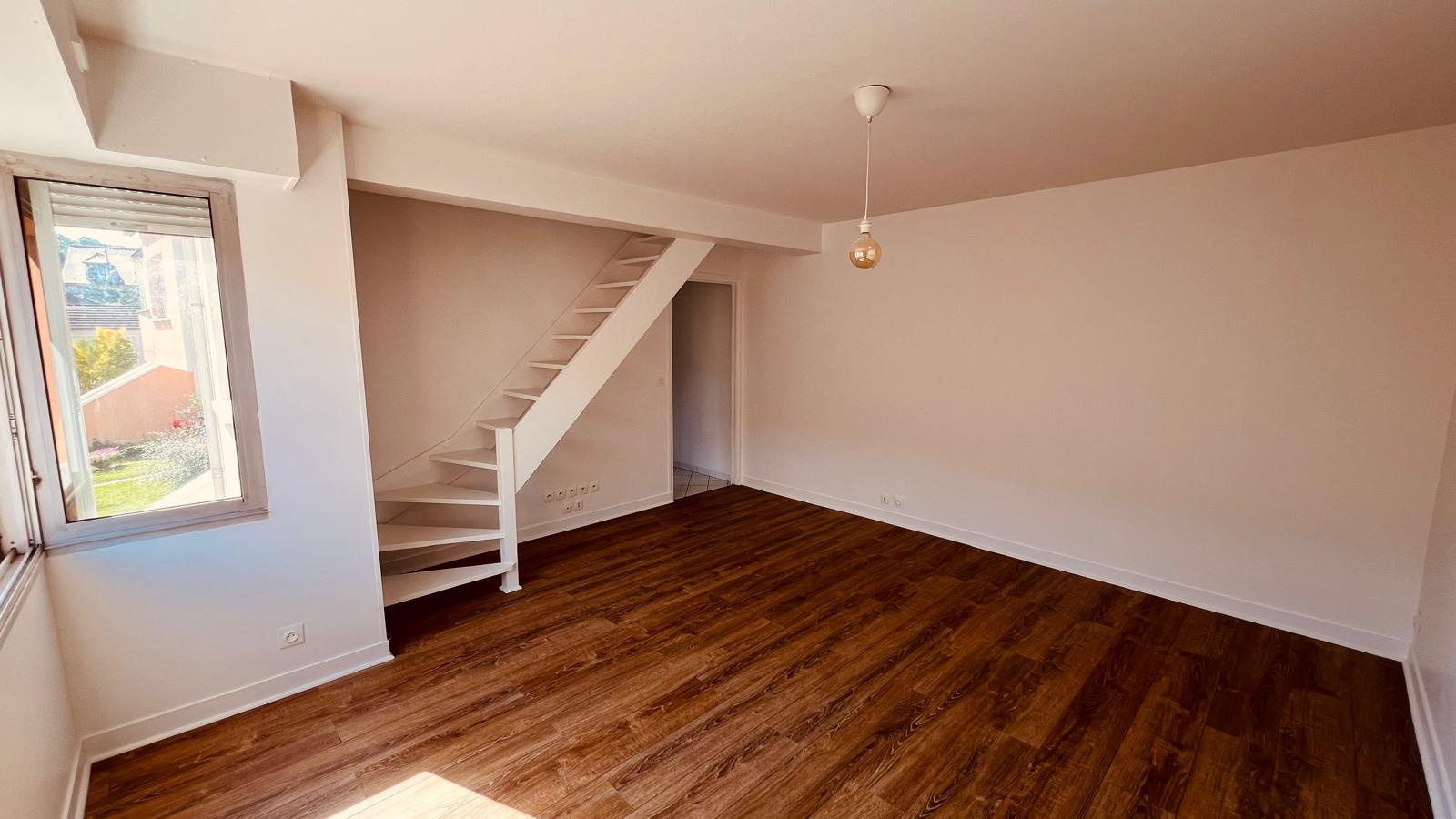 Image_, Duplex, Étampes, ref :GEVDU120014022