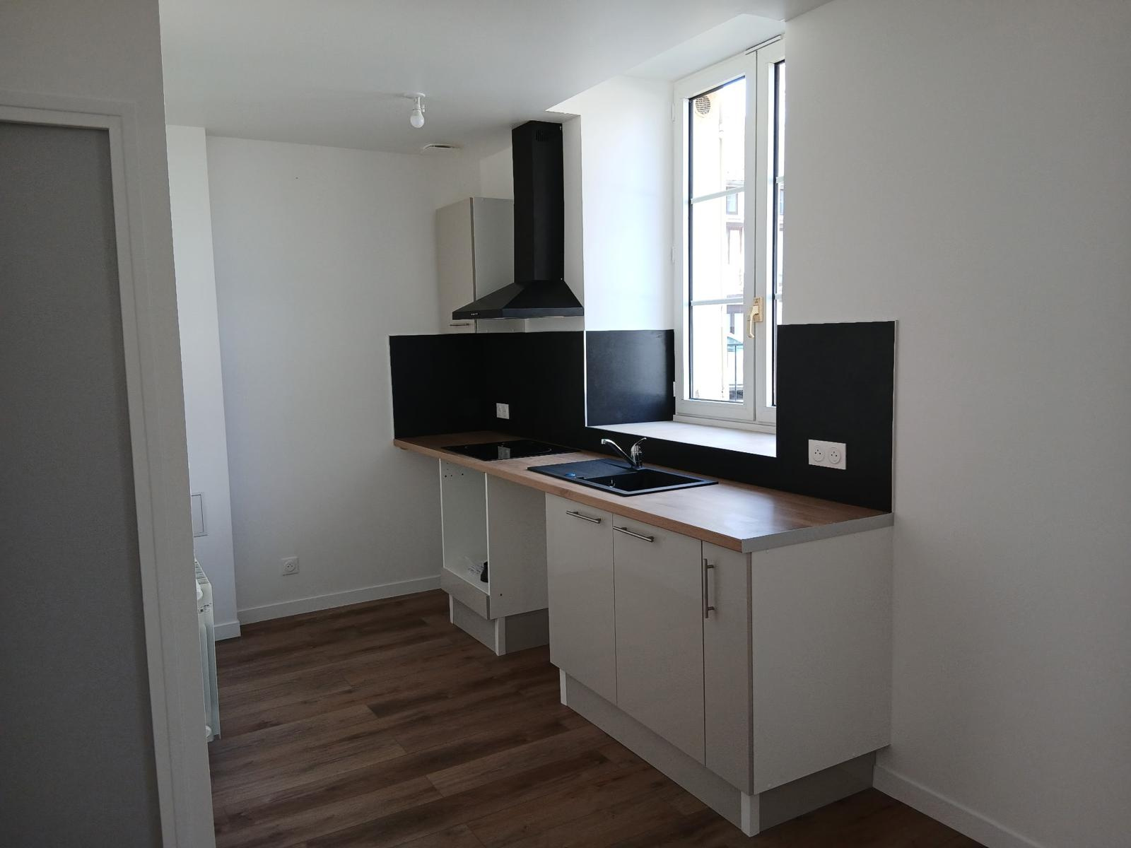 Image_, Studio, Étampes, ref :GELST120013990