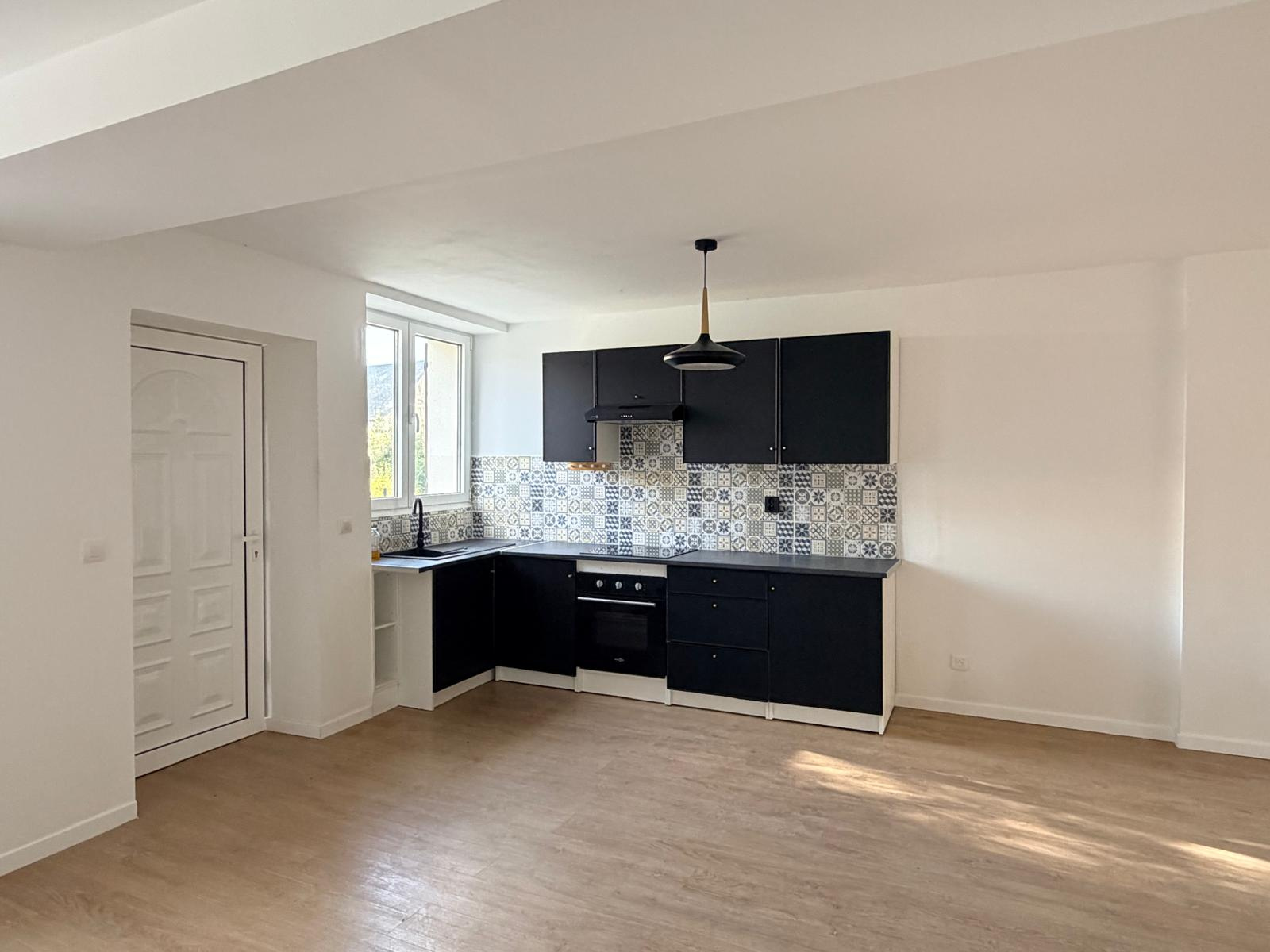 À LOUER   MAISON 5 PIÈCES DE 115,07 m2   CHALOU-MOULINEUX